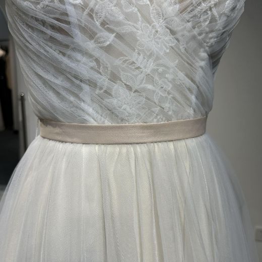 Picture of A-Line Cap Sleeves Train Lace Wedding Gathered